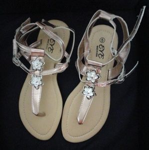 ❗Clearance❗{Eve} Flower thong double strap sandal